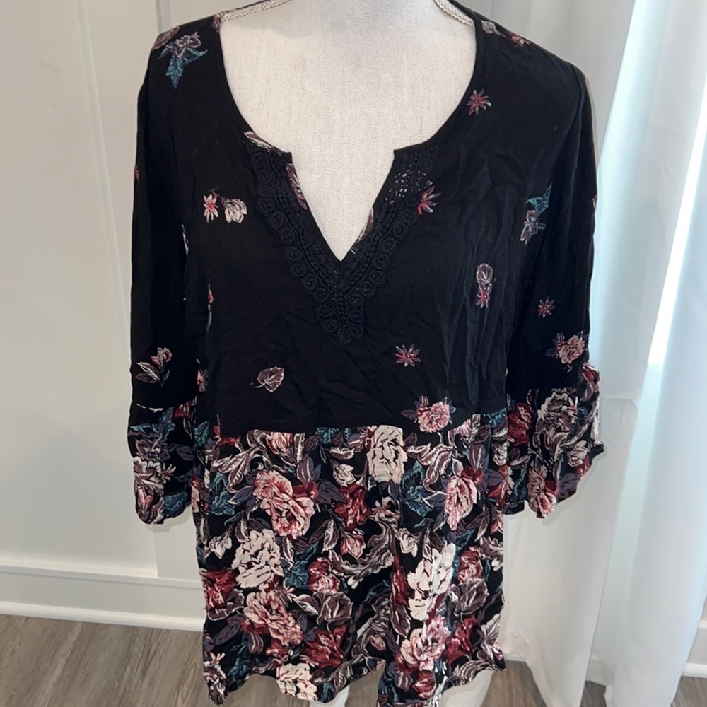 Beautiful Torrid Black Floral Blouse